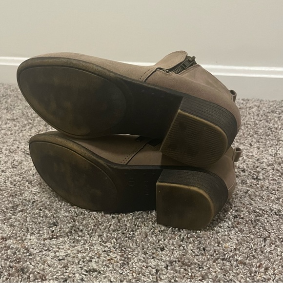 Dunes Women's Cream Dolly Ankle Booties size 7 - Picture 8 of 8